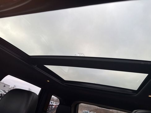 Used 2020 Jeep Grand Cherokee Limited w/ Luxury Group II image 12