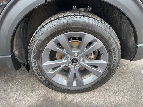 Used 2023 Ford Explorer XLT w/ Equipment Group 202A image 9