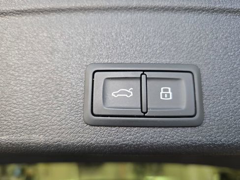 Used 2021 Audi A4 2.0T allroad Premium Plus w/ Premium Plus Package image 15