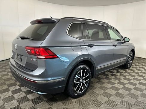 Used 2021 Volkswagen Tiguan SE w/ Panoramic Sunroof Package image 3