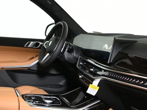 New 2026 BMW X7 xDrive40i w/ M Sport Package AWD/4WD image 34