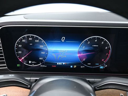 Used 2025 Mercedes-Benz GLE 350 4MATIC image 19