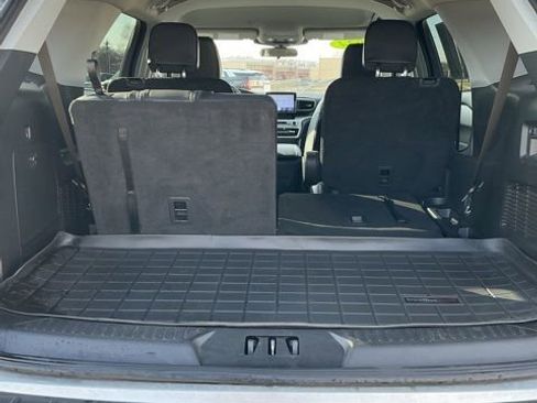 Used 2024 Ford Explorer XLT w/ Equipment Group 202A image 8