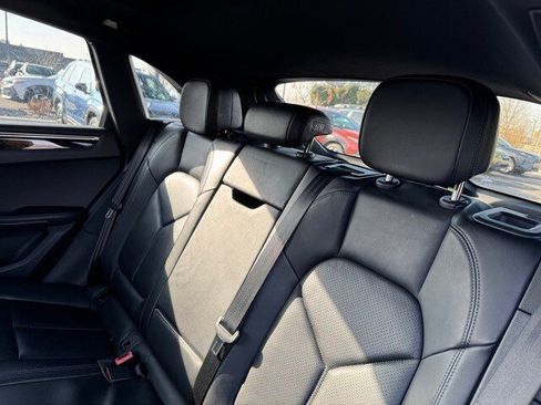 Used 2022 Porsche Macan image 17