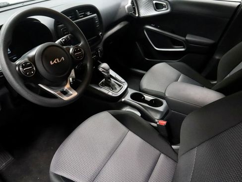 Used 2025 Kia Soul LX image 22