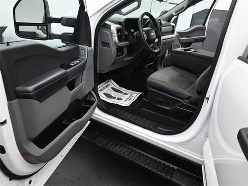 Used 2024 Ford F250 XLT image 19