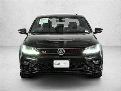 Used 2017 Volkswagen Jetta GLI image 2