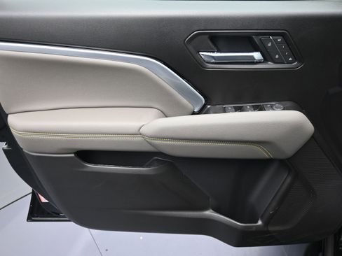 New 2026 Chevrolet Colorado ZR2 AWD/4WD image 23
