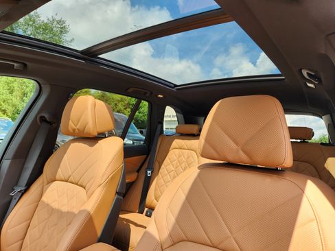 Used 2024 BMW X5 M60i image 12