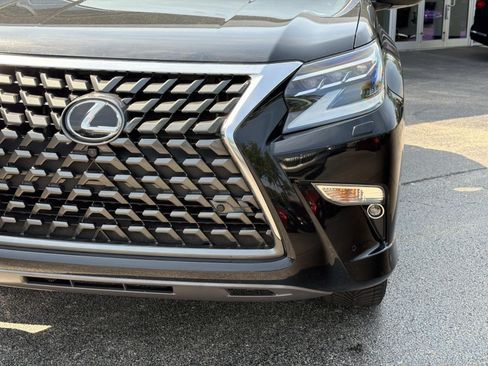 Used 2023 Lexus GX 460 Luxury w/ Accessory Package AWD/4WD image 9