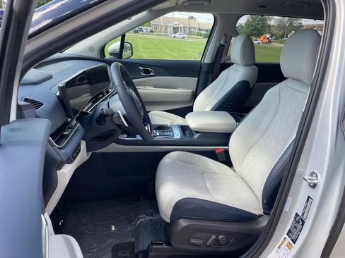 New 2026 Kia Carnival EX FWD image 8