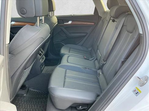 Used 2023 Audi Q5 e Premium Plus w/ Premium Plus Package image 13