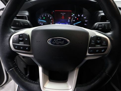 Certified 2021 Ford Explorer XLT w/ Equipment Group 202A image 30