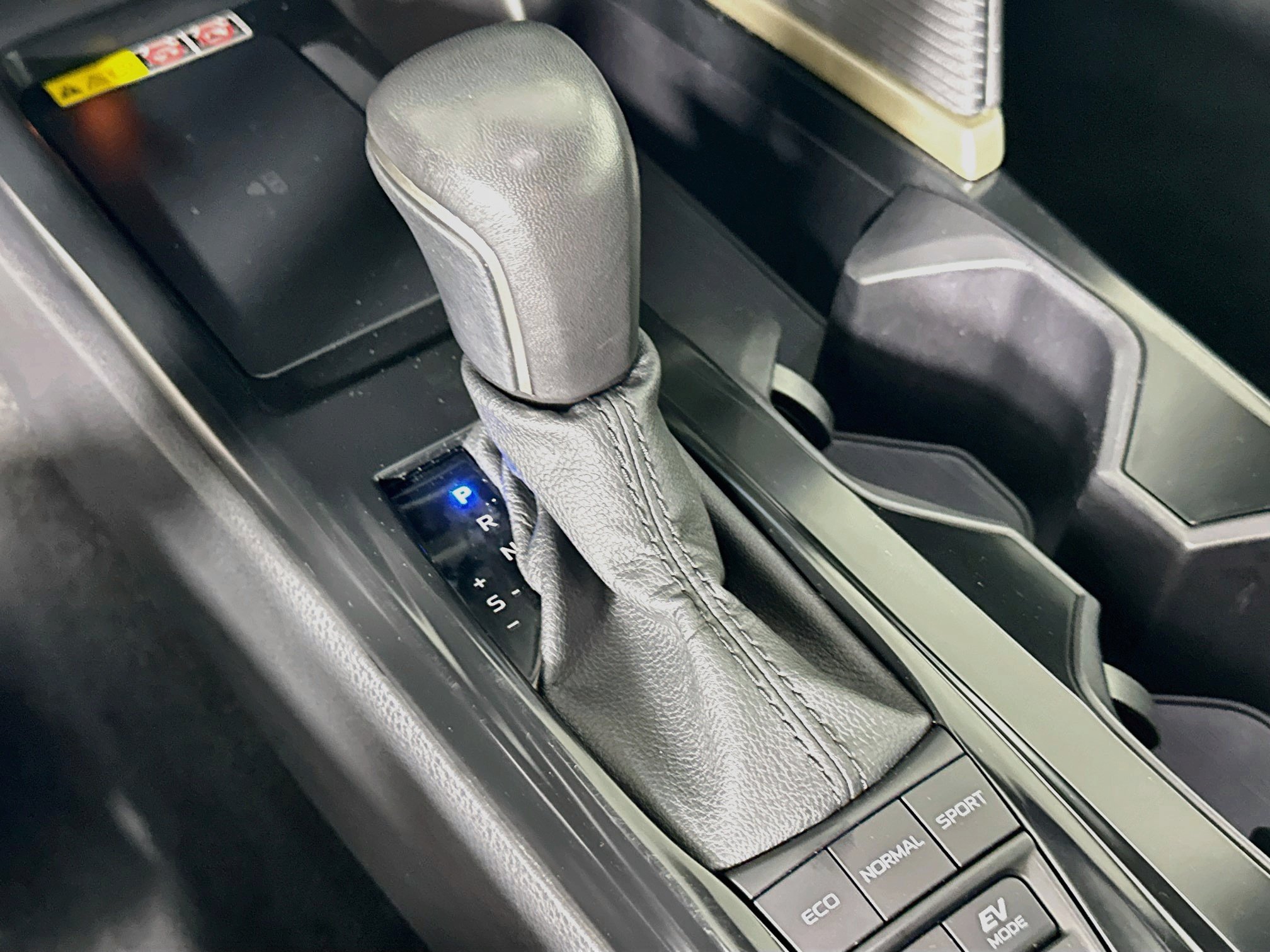 Used 2025 Toyota Camry SE FWD image 24