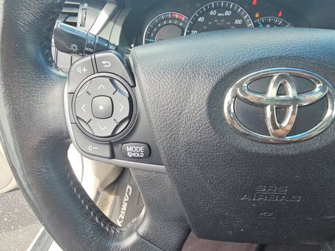 Used 2014 Toyota Camry XLE FWD image 11