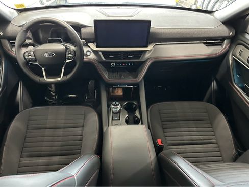 Used 2025 Ford Explorer ST-Line w/ Premium Package AWD/4WD image 13