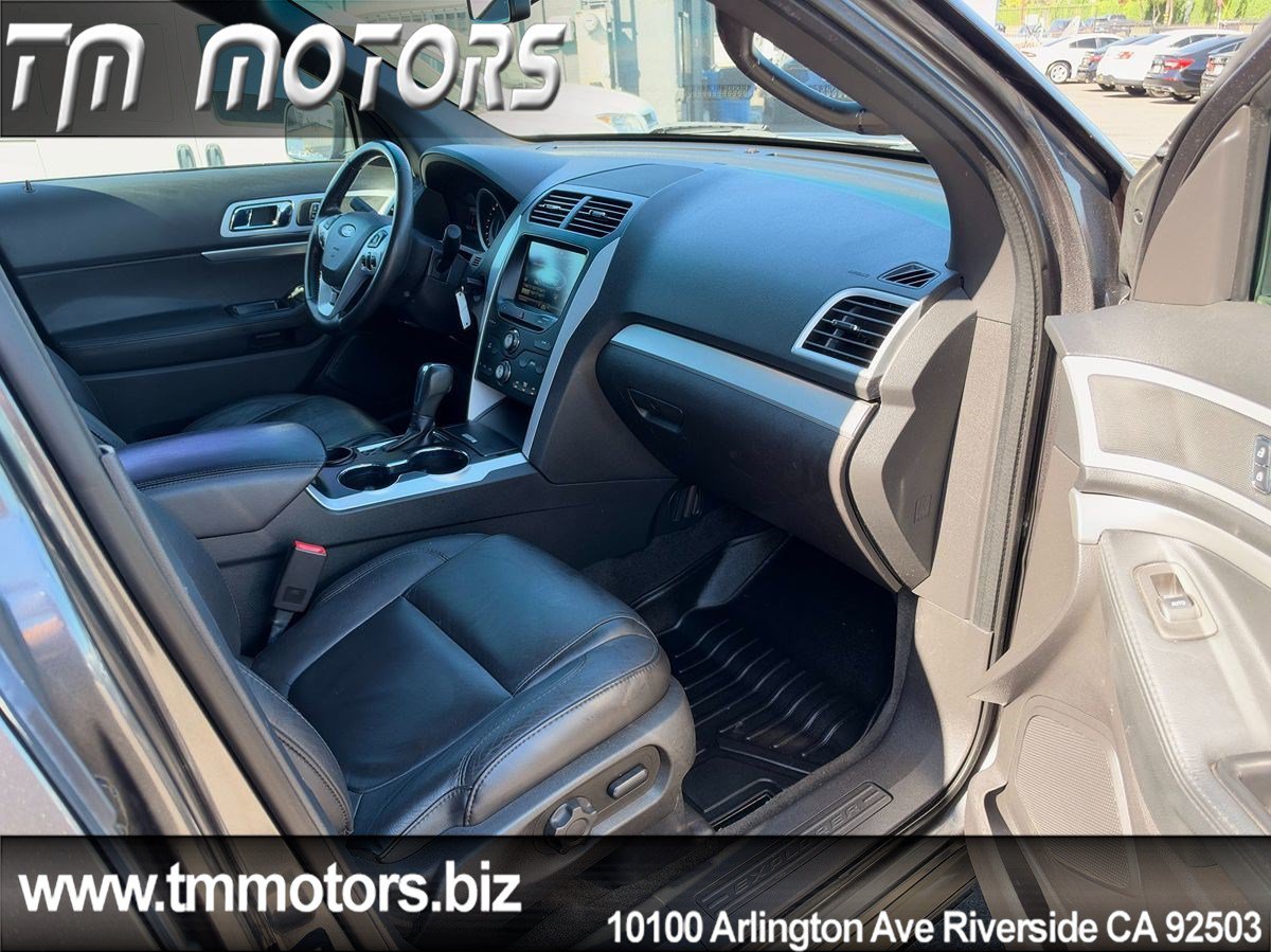 Used 2015 Ford Explorer XLT w/ Equipment Group 202A FWD image 11