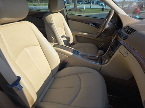 Used 2008 Mercedes-Benz E 350 Sedan image 10