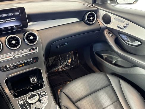 Used 2019 Mercedes-Benz GLC 300 image 22