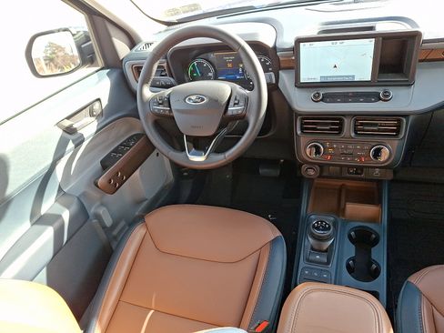 Used 2024 Ford Maverick Lariat image 14