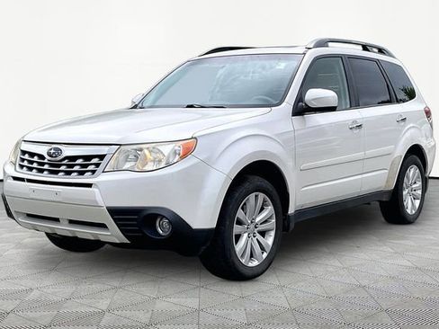Used 2013 Subaru Forester 2.5X Limited AWD/4WD image 3