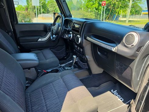 Used 2012 Jeep Wrangler Sahara w/ Dual Top Group AWD/4WD image 12
