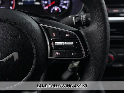 Used 2023 Kia Forte LXS w/ LXS Technology Package image 3