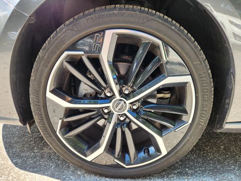 Used 2024 Nissan Altima 2.5 SR FWD image 13