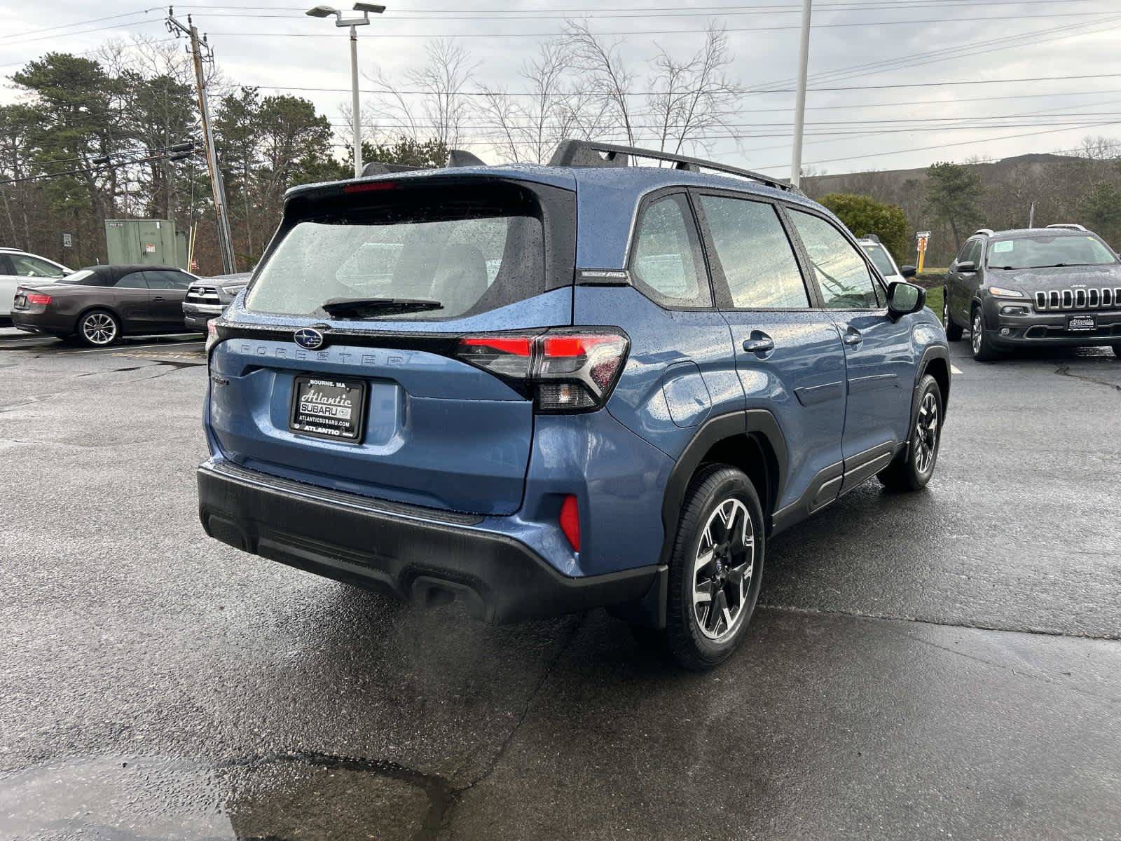 Used 2025 Subaru Forester AWD/4WD image 3