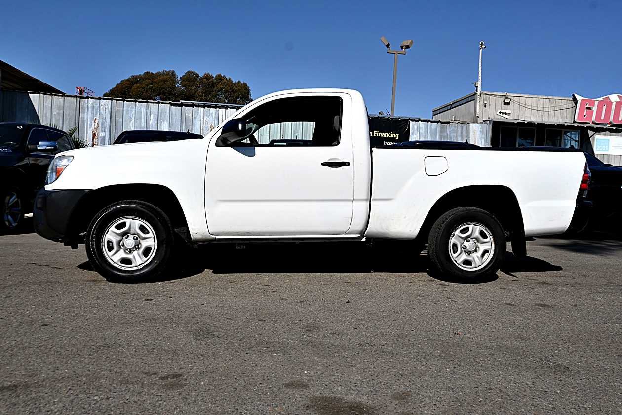 Used 2012 Toyota Tacoma 2WD Regular Cab image 4