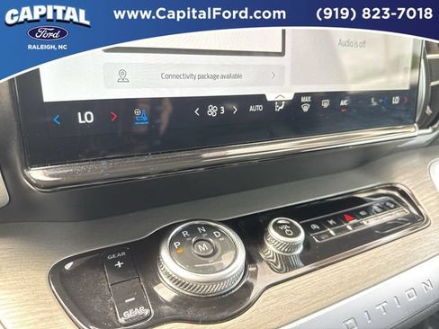 Certified 2025 Ford Expedition Platinum w/ Driver's Package AWD/4WD image 30