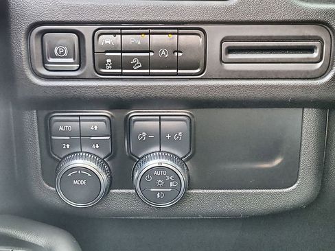 Used 2023 GMC Yukon XL AT4 image 18