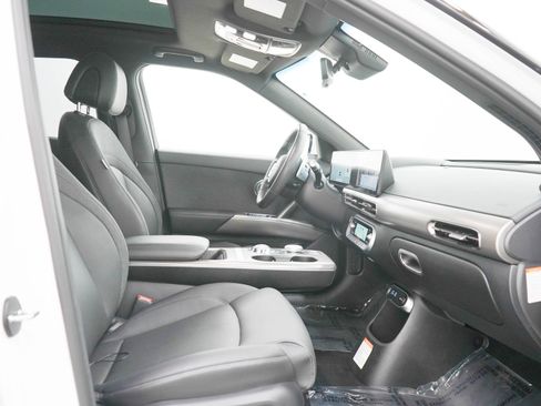 Used 2025 Genesis GV60 Advanced AWD/4WD image 13