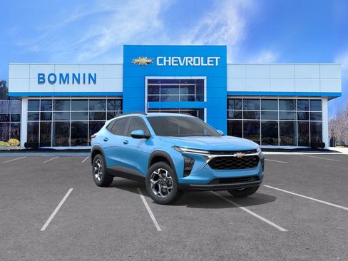 New 2026 Chevrolet Trax LT FWD image 2