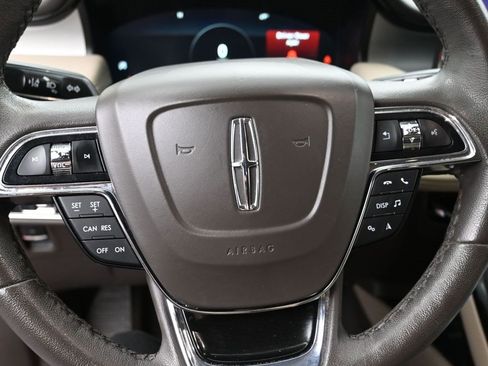 Used 2021 Lincoln Nautilus FWD image 14