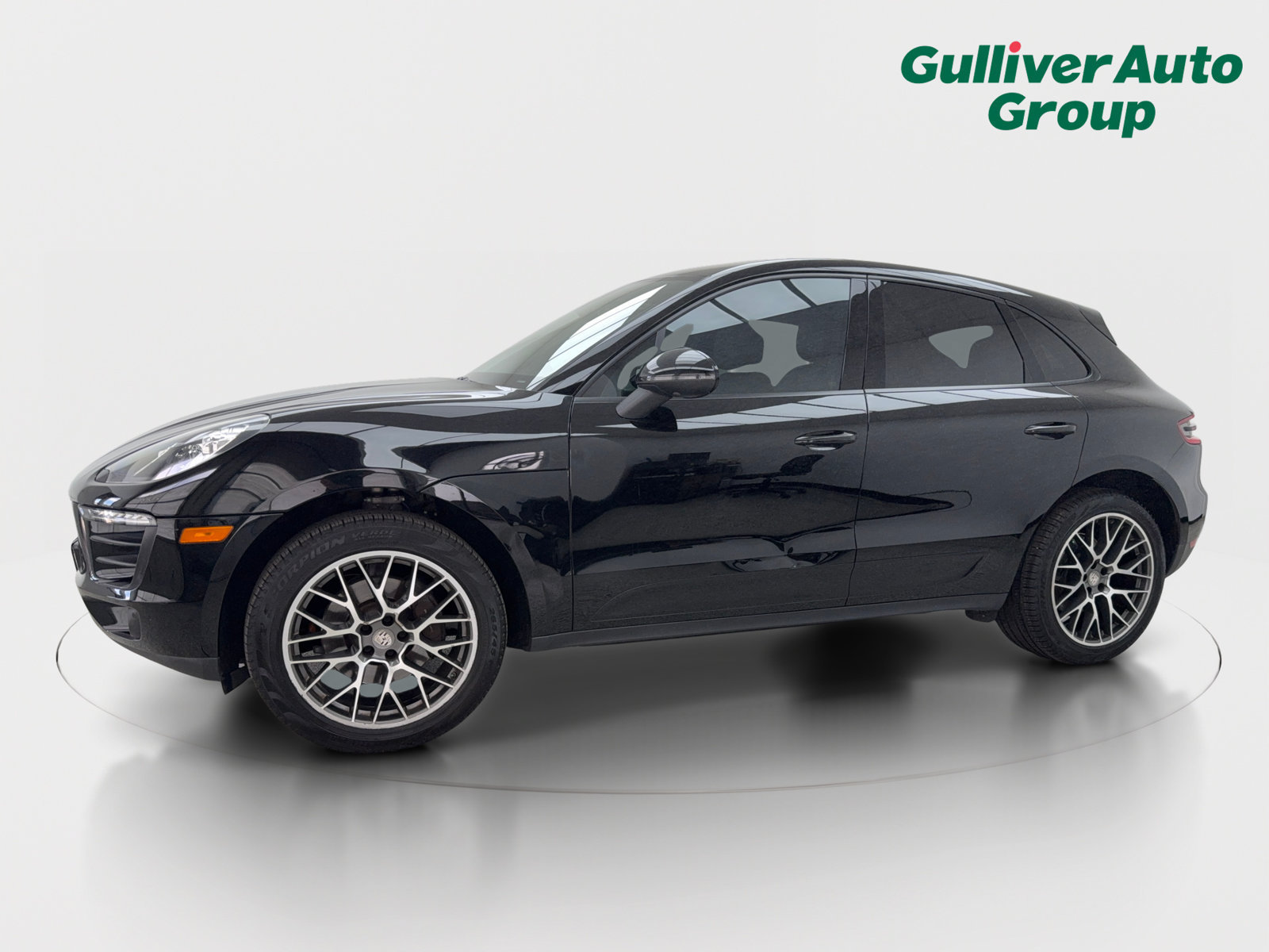 Used 2018 Porsche Macan Sport Edition AWD/4WD image 2