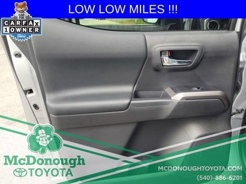 Used 2023 Toyota Tacoma Limited AWD/4WD image 25