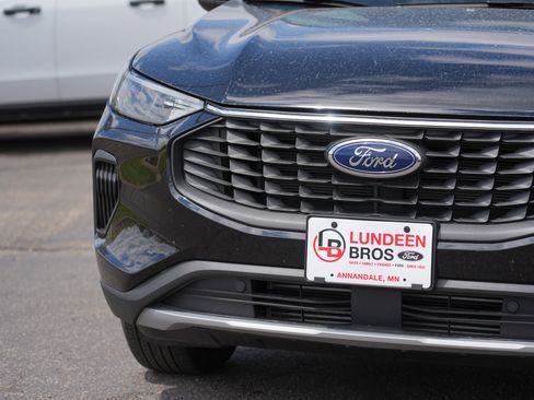 Used 2024 Ford Escape Active AWD/4WD image 11