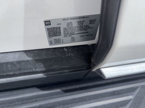 Used 2022 Cadillac Escalade Premium Luxury image 16