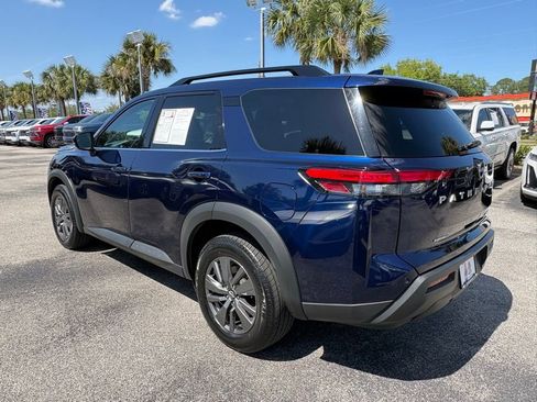 Used 2024 Nissan Pathfinder SV AWD/4WD image 5