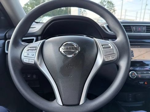 Used 2015 Nissan Rogue SV w/ SV Premium Package FWD image 17