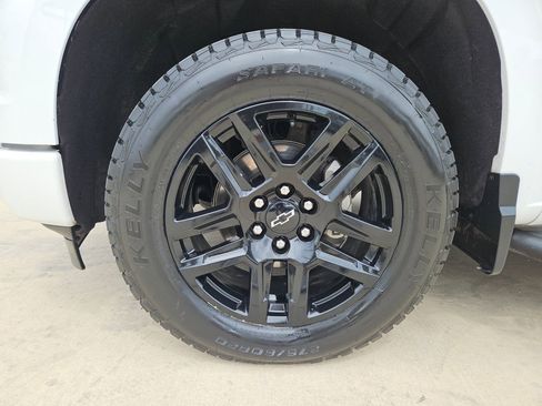 Certified 2022 Chevrolet Silverado 1500 RST w/ Z71 Off-Road Package AWD/4WD image 31