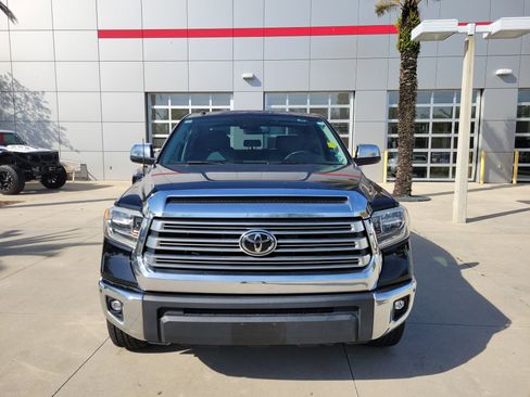 Used 2018 Toyota Tundra Limited w/ Limited Premium Package image 9