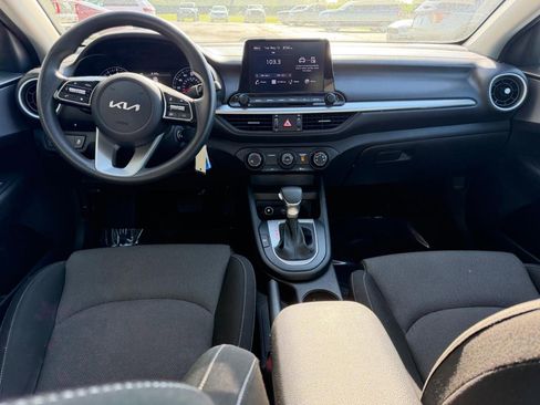 Used 2024 Kia Forte LXS FWD image 9