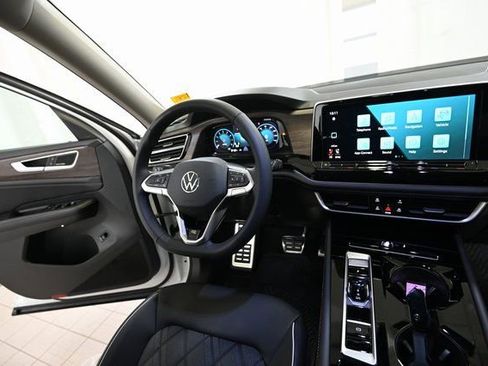 New 2026 Volkswagen Atlas SEL Premium R-Line AWD/4WD image 33