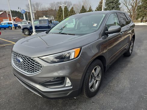 Used 2023 Ford Edge SEL w/ Convenience Package AWD/4WD image 4