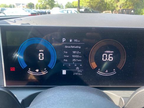 Used 2025 Hyundai Tucson SEL FWD image 22