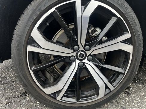 Certified 2022 Volvo XC60 B6 R-Design w/ Advanced Package image 16