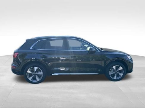 Used 2023 Audi Q5 2.0T Premium Plus w/ Premium Plus Package AWD/4WD image 9