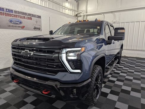 Used 2025 Chevrolet Silverado 2500 LTZ w/ Trail Boss Package AWD/4WD image 3